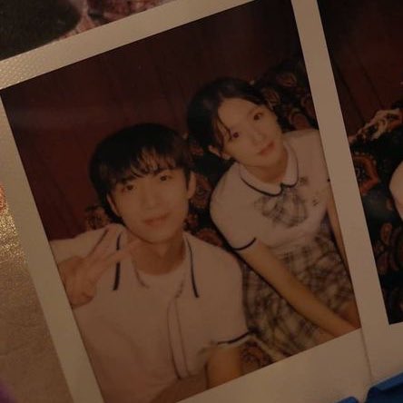 GIDLESPlCS's tweet photo. let's support miyeon's bestie, hwiyoung from SF9 on kingdom by streaming!

song link : https://t.co/qhzOaMm1RM

performance link : https://t.co/EefSOfk0JK https://t.co/mJWtYWq8AZ