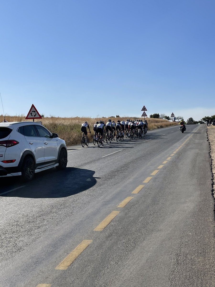 106kms for the peloton. Gap down to 1’35” #gautengchamps #cycling #cradle #teg