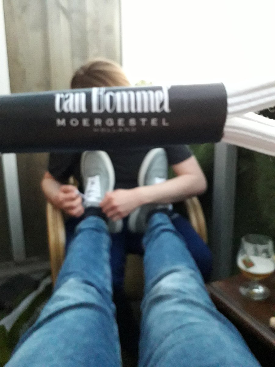 MasterOfChill2's tweet photo. This lucky #fag had the great honor to hand over his 💳 and join me buying some new 👟 #size48 💸😂#nlcashmaster #paypig #footfetısh https://t.co/hHdqqFsCyf