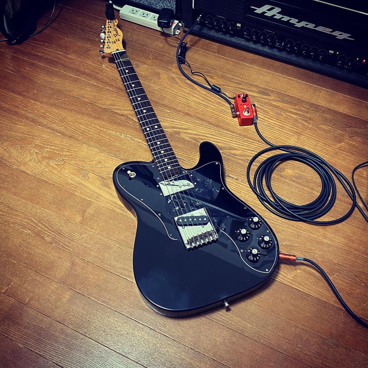 kei_style_'s tweet photo. 蜜蝋ワックスで指板メンテナンス。
https://t.co/bxtH8T25sV…

#telecastercustom #telecaster #テレキャスターカスタム #テレキャスター 
#蜜蝋ワックス #ねこだまり工房蜜蝋ワックス🐈‍⬛ #ねこだまり工房 #sirtone #freethetone #rowin #odrive #ampeg #ampegamps #vox #voxmv50clean #mv50clean https://t.co/pfIwUh3Dph