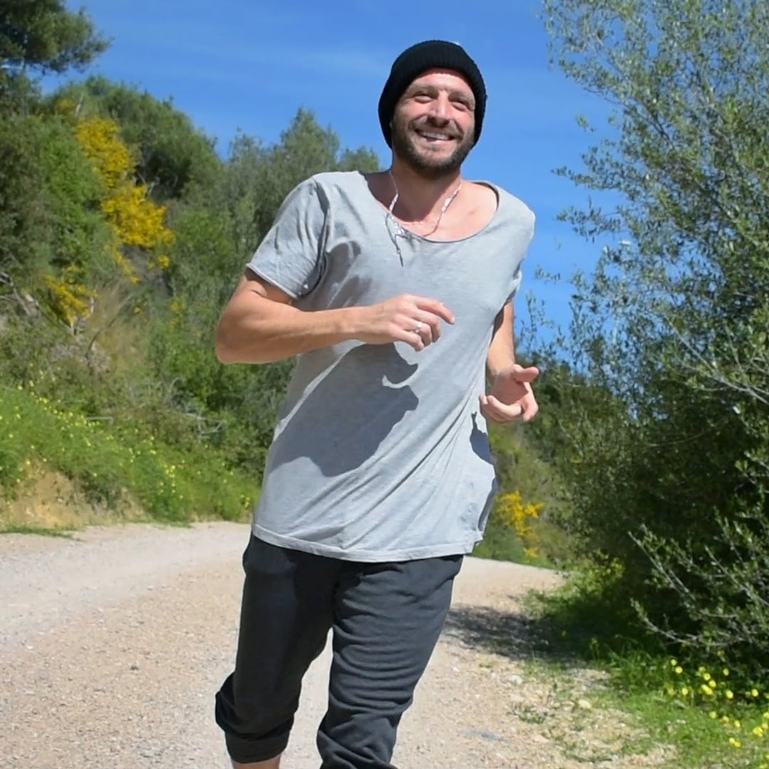 Corre pa el <a href="/canalfiesta/">Canal Fiesta Radio</a>, pide el tema "Hilos", que bonito si conseguimos entrar en el "Top 50“, gracias a los votos de el equipazo que andamos por aquí no??