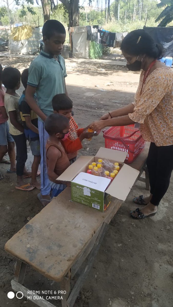 cflct_ngo's tweet photo. It’s almost 44 days of #LockdownInDelhi & our @cflct_ngo have served more than 23,000 ( Twenty Three Thousand ) Meals kit to the the needy families facing hunger in this pandemic. Thanks to the Valuable Donors for supporting humanity. Keep Supporting https://t.co/O6j3bO007d