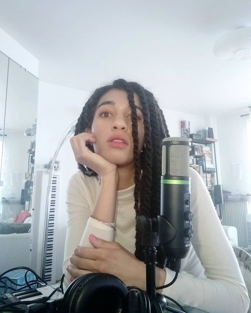 MackieGear's tweet photo. Congrats to itsvictoriacece for taking her first steps toward super-stardom π
π· @itsvictoriacece
#SelfieSunday #EleMent #Microphone #EMUSB #SoundCloud https://t.co/wJmAQJzfXN