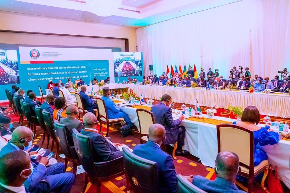 FMINONigeria's tweet photo. President @MBuhari participates at Extraordinary Session of ECOWAS Leaders on Mali in Accra, Ghana https://t.co/1kr1r3asPe