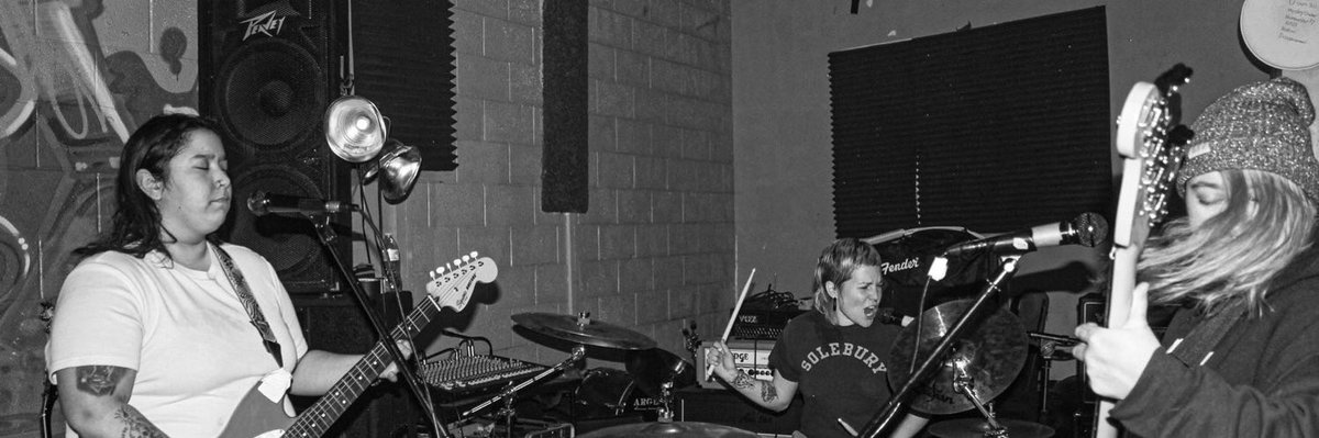 craftlakecity's tweet photo. 🎸Rock on! #clcperformers @savagedaughters consist of members Summer Sigritz, Alex and Tut Lopez. The group revs up between tight-knit punk aggression and lead-heavy slow burns, uniting the disparate parts with a web of pinging guitar effects. https://t.co/CxW2cMpUpq
