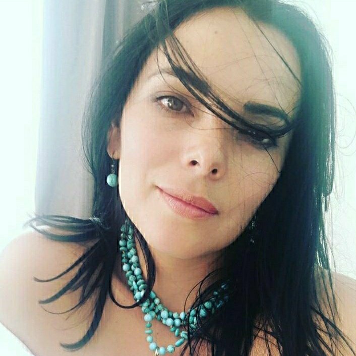 Insan zor durumda kalınca kimse yardım eli uzatmıyor.