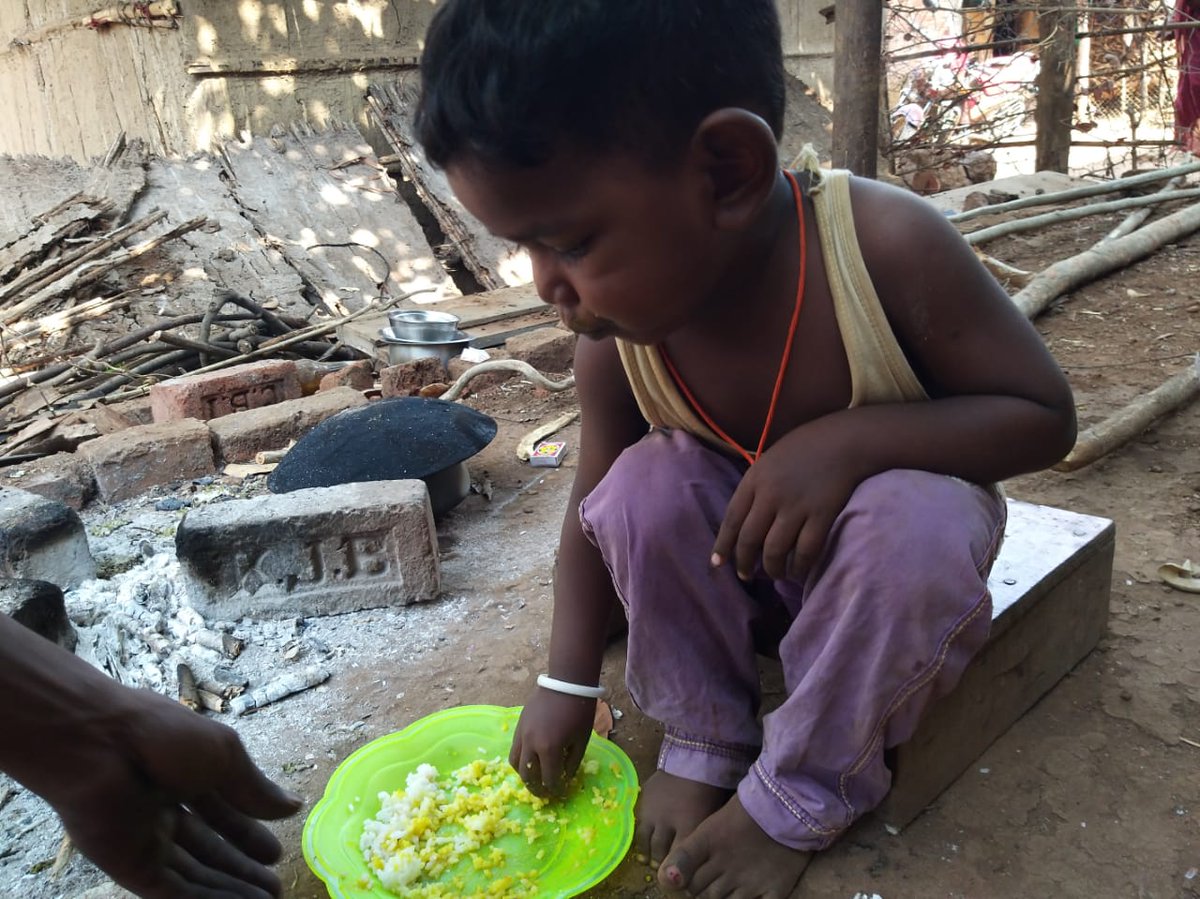 ANAN040474's tweet photo. Let us spare something for our little tribal friends like Amit. Help CEI to feed these destitute children - who are most poor and marginalized during this.Look at the dilapidated condition of hut he lives in, help us #SaveAChild  
Help them by donating: 

https://t.co/5KNqTqEpDl https://t.co/pHk5An6zUF