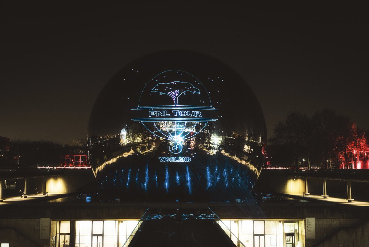 RedjQLF's tweet image. PNL en projection à la Géode en novembre 2018 📽🌍