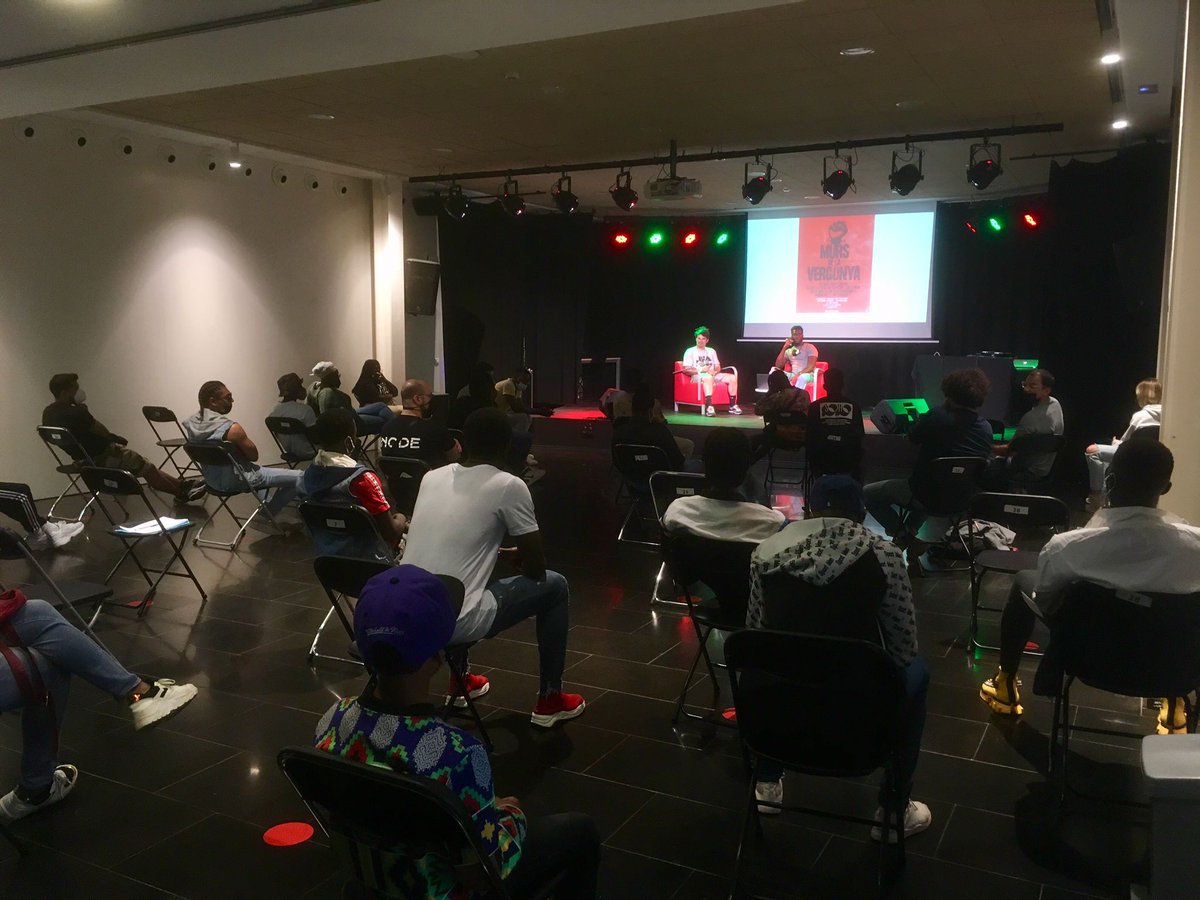 LaMarfamusica's tweet image. Gran ambient al #RapdeGironaFest aquesta tarda a @LaMarfamusica. Primer taula rodona sobre #hiphop i consciència crítica amb el Moviment Afrobanyolí Social i cloenda amb les actuacions de #YezirBoy i #BabaFlow

#AssociacióBrainstorming