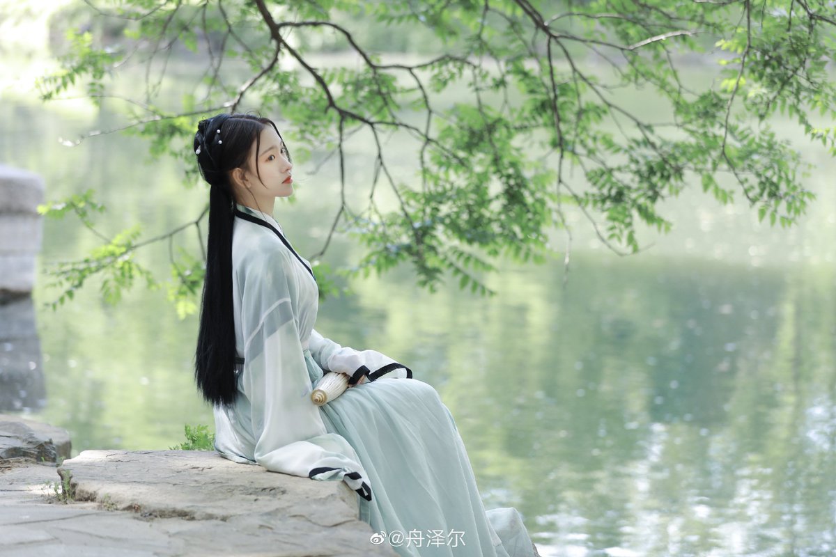 fghjjhh74071390's tweet photo. 晋制汉服
#傳統文化 #中華風
#ChineseCostume  #漢服チャレンジ
#汉服挑战 #한푸_도전 #China #汉服 #漢服 #한푸 
#Chinese_style #中国风 #中国 #ChineseCostume #chinesefashion #ChineseCulture #ChinaStory #Chinese_culture #hanfu_challenge #hanfu https://t.co/OdA5L21b1e https://t.co/OZNHOVwQeI