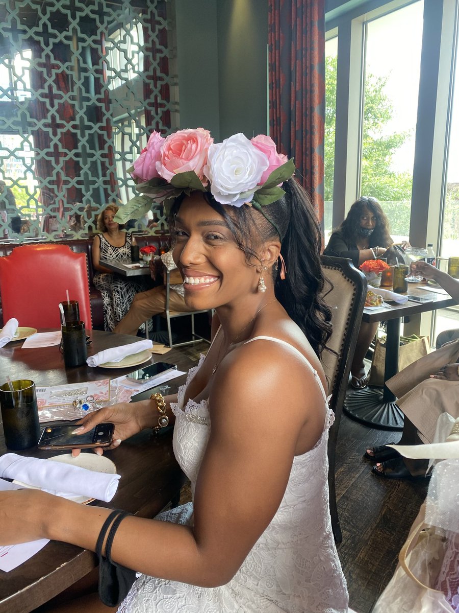 UnOrthoDocMD's tweet photo. Will be a wife in 2 weeks. All prayers &amp; bottles of wine are accepted/appreciated 🥰😂😝 https://t.co/h3TG3amlRj