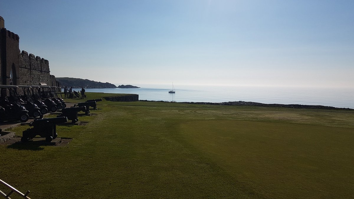 Lovely to be back to @ArdglassGolf . Fantastic day ,weather and  great to catch up with some old friends for the 1st time in a while #awesomeardglass @paulvaughanpro @beemerpga