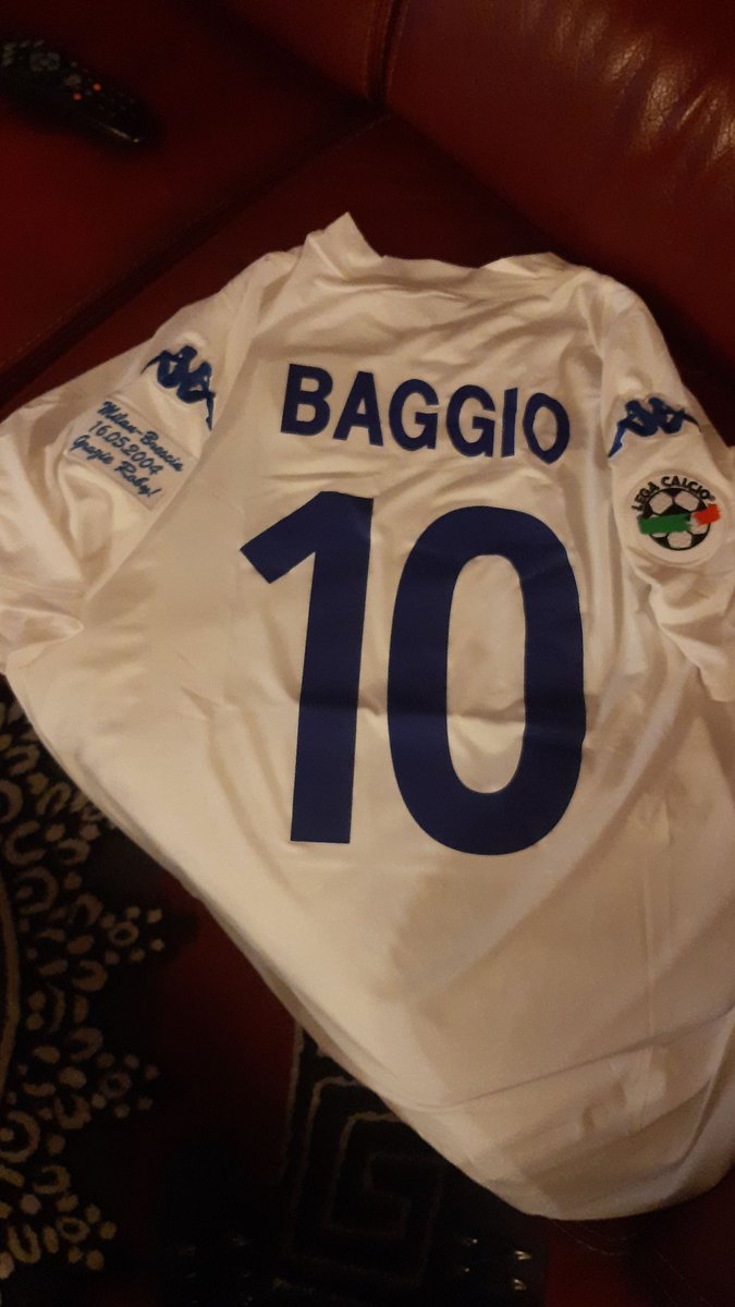 nutella070's tweet photo. @ANDREAPALUZZI @juventusfc Ultima partita giocata a Milano... #chicca #vendo #rarità https://t.co/8iFVoJqBwW