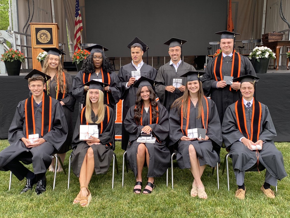 linslyschool's tweet photo. Congratulations to the Linsly  Class of 2021 who graduated as part of Linsly’s 207th Commencement Ceremony today! Special congratulations to the graduates recognized as major award winners, and to our Class of 2021 Valedictorian, Kaichen James Jin, and Salutatorian, Lily George! https://t.co/QnVT0sH0Ih