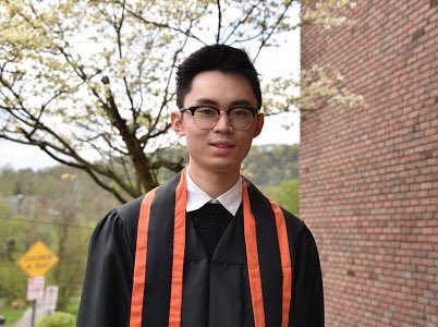 linslyschool's tweet photo. Congratulations to the Linsly  Class of 2021 who graduated as part of Linsly’s 207th Commencement Ceremony today! Special congratulations to the graduates recognized as major award winners, and to our Class of 2021 Valedictorian, Kaichen James Jin, and Salutatorian, Lily George! https://t.co/QnVT0sH0Ih