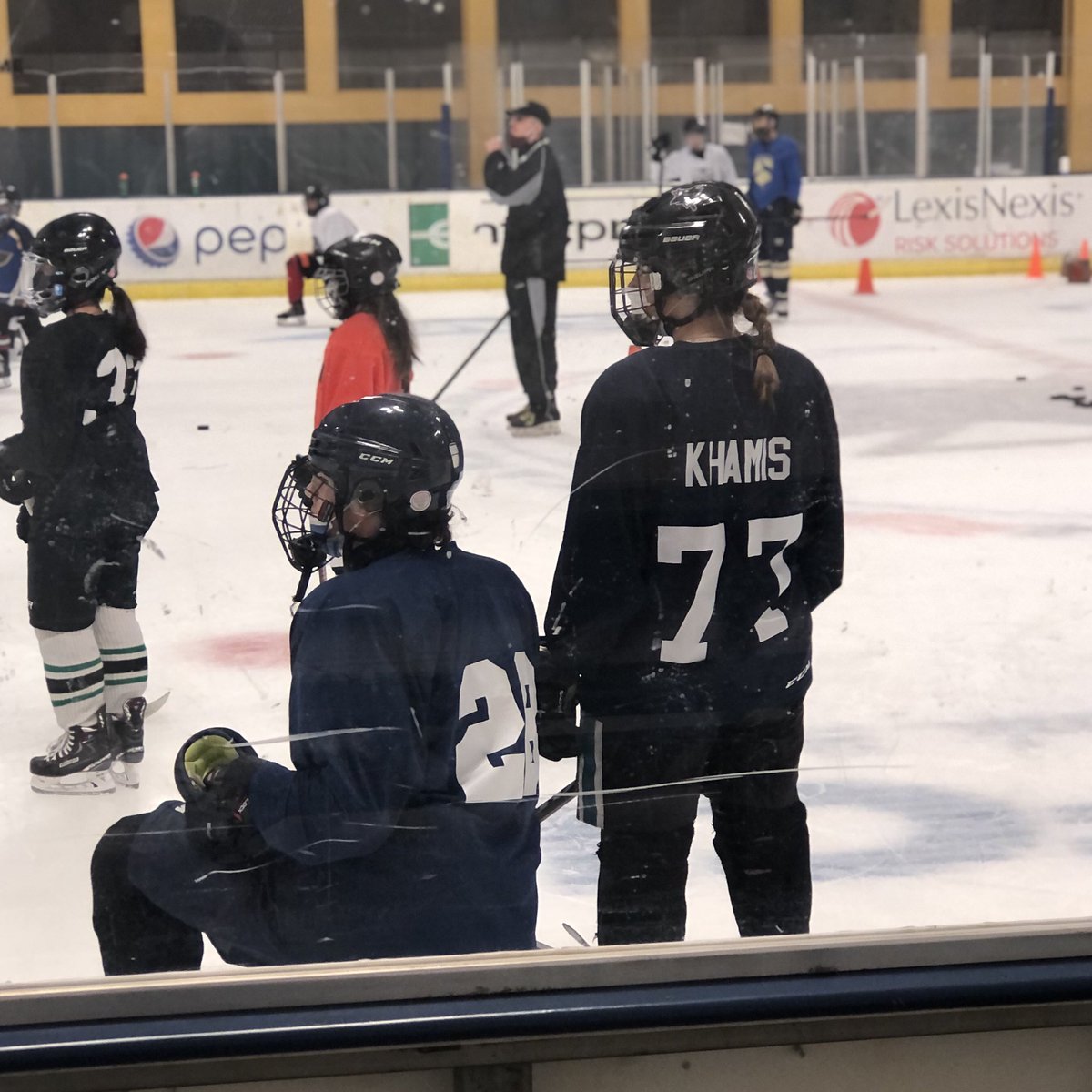 aidanamneines's tweet photo. Been a while since the skated together. #mooni #moonshine and #aidoon Little Khamis, Big Khamis 😊 https://t.co/fR16lUTw0w