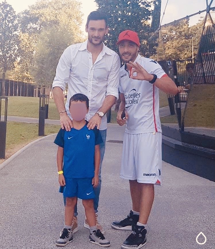 kaotik747's tweet photo. 🇫🇷Kao et Hugo Lloris🇫🇷
Allons enfants de la Patrie; https://t.co/O5krqyzQRD
Plus de 83 000 vues en 3 jours! 
Merci du fond du coeur!
Je veux inciter tous les jeunes à travailler dur pour réussir.
RDV Lundi à 11h sur @Cnews avec Monsieur @morandiniblog 
#AllonsEnfantsDeLaPatrie https://t.co/F7LV3A3T2r
