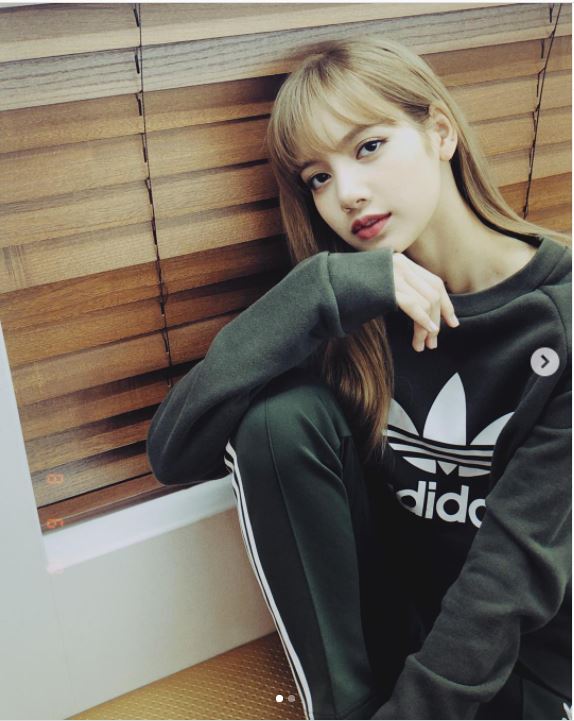Ellegirl エル ガール En Twitter 韓国アイドルの愛用ダンスウェアブランドは 真似っこコーデができるおすすめアイテムも T Co Mzy6dxc51n Blackpinkリサは アディダス オリジナルス 上下をダークトーンで統一して リサらしくクールに着こなし