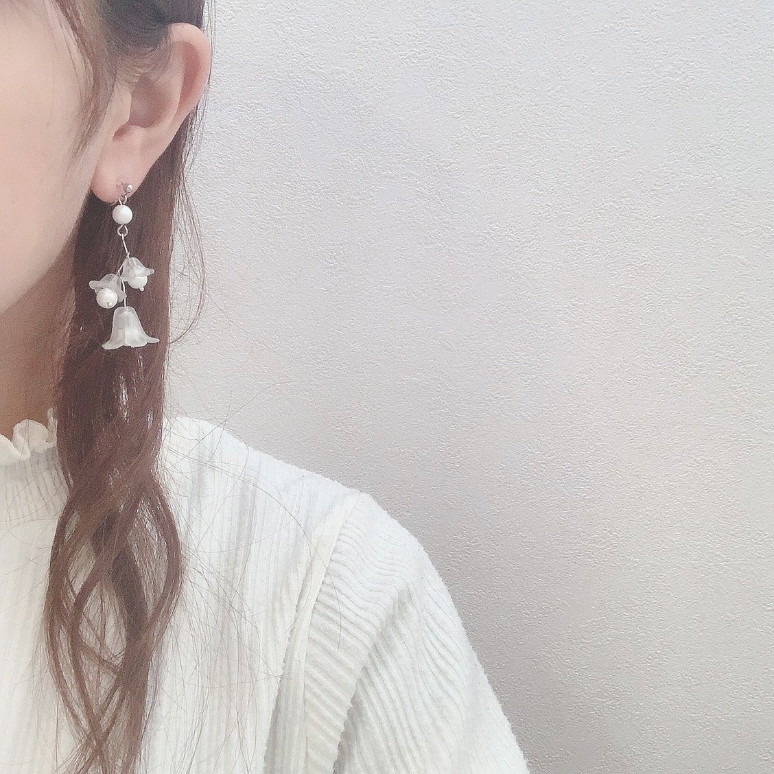 _Hornette_'s tweet photo. ▶ 2.すずらん（シルバー）𓂃𓈒𓏸
☑︎ イヤリングに変更可🙆🏻‍♀️
白とシルバーで甘すぎず、キレイめなアクセサリーになります🕊🌸
プロフィールのURLをチェックください ⚐
#ハンドメイド #ハンドメイドアクセサリー #ハンドメイドピアス #ハンドメイドイヤリング #Handmade #お花アクセサリー #すずらん https://t.co/9DIonBDsF1