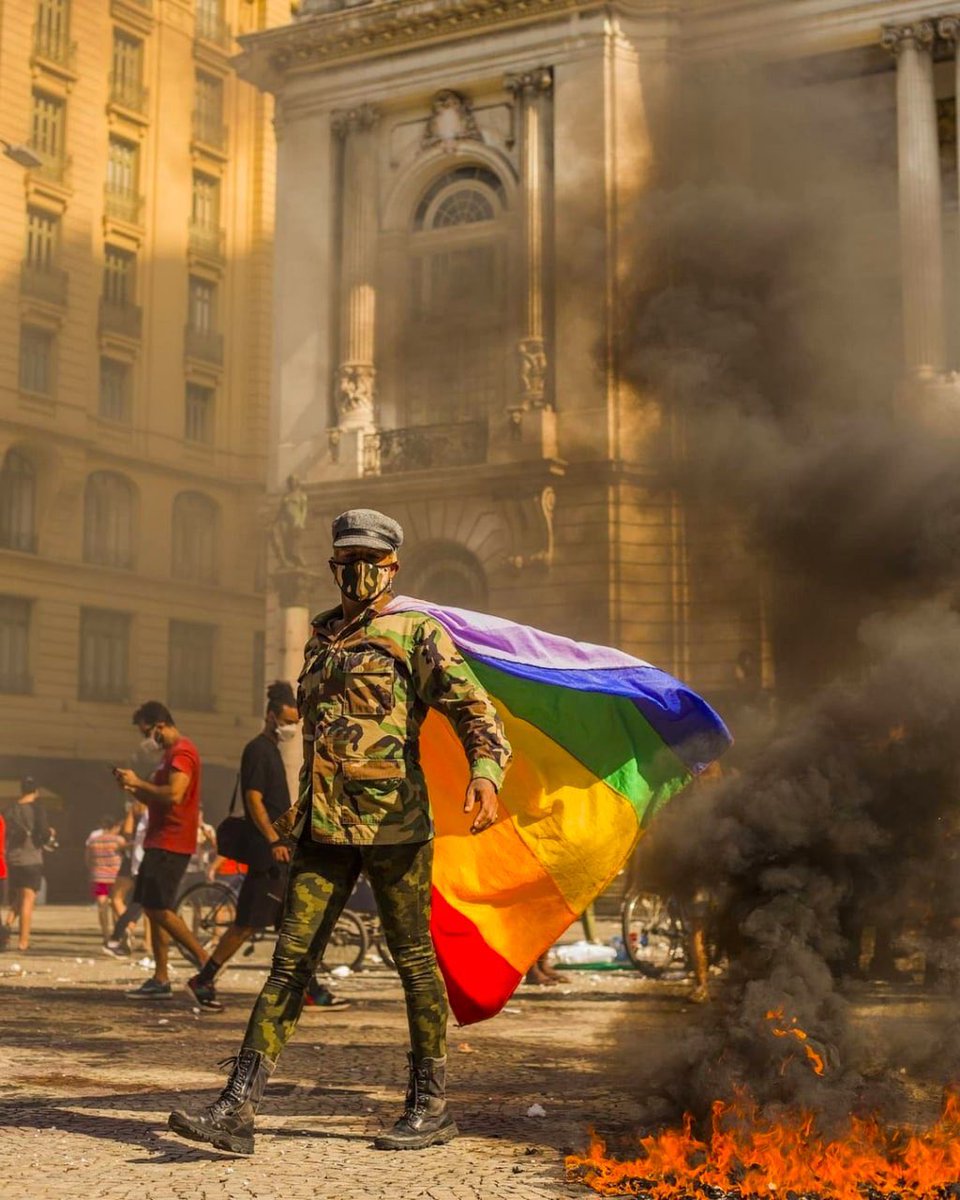 wagnerGuinh0's tweet photo. Das imagens que entraram para história política desse país  #ForaBol卐onaroGenocida https://t.co/Sa8dEcIgee