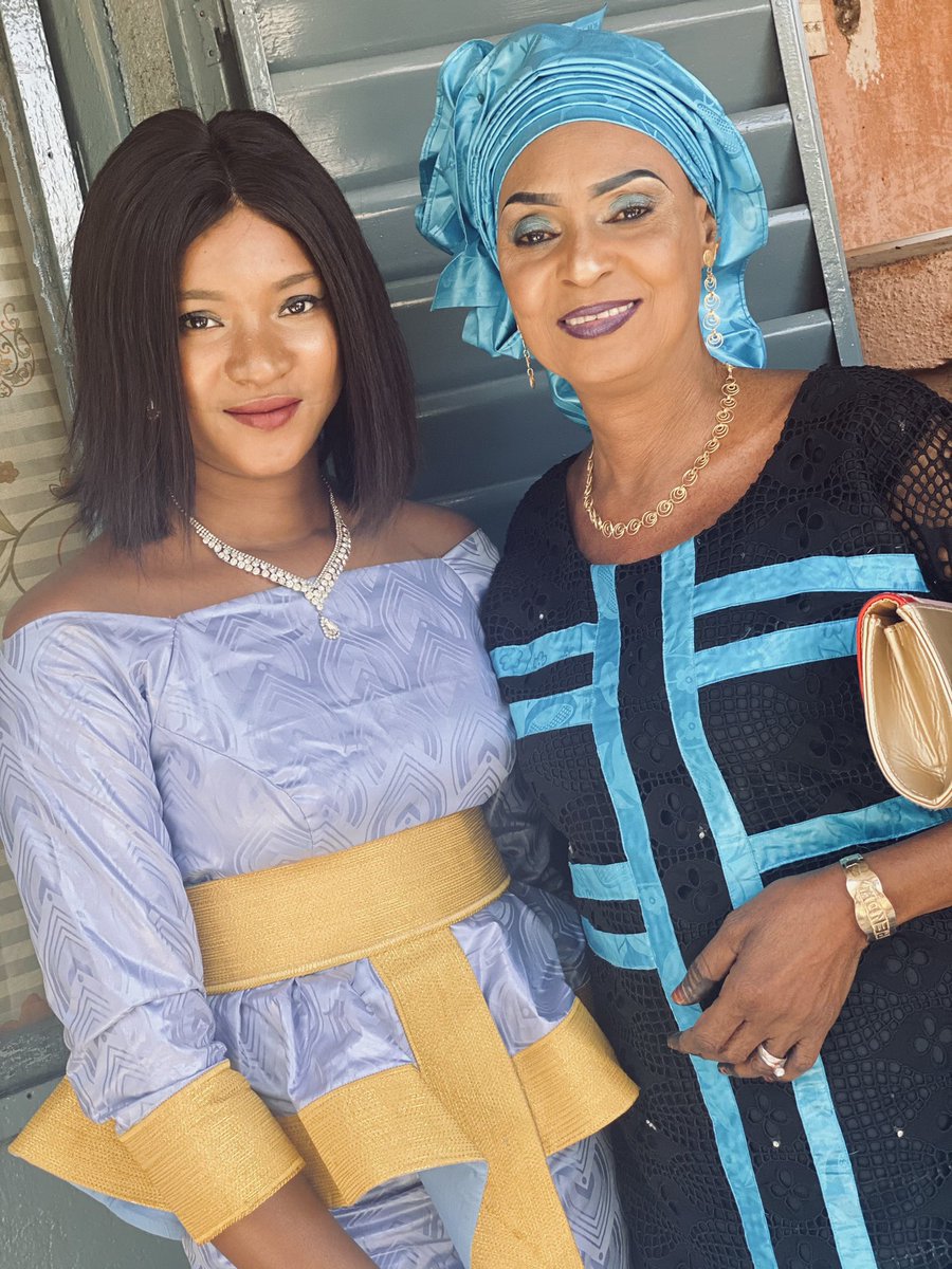 oury_kamissoko's tweet photo. Petite je te regardais et je me disais sois comme cette femme, maman tu es mon repère et chaque jour tu m’inspires la force, le courage et la ténacité. Unique à mes yeux, tu as su te relever à chaque étape.
Cette femme que je suis, de principe, c’est grâce à toi. #happymothersday https://t.co/TTrSKlj9C2