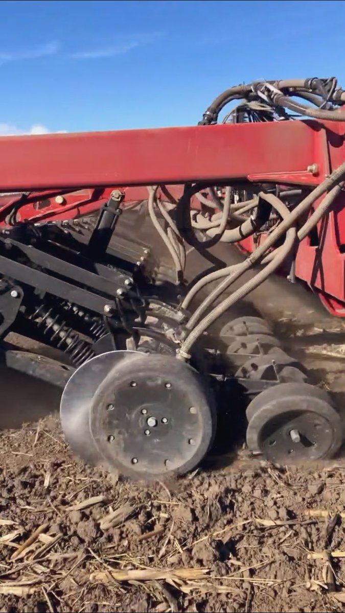 Tren de siembra muy eficiente, fácil de regular y robusto