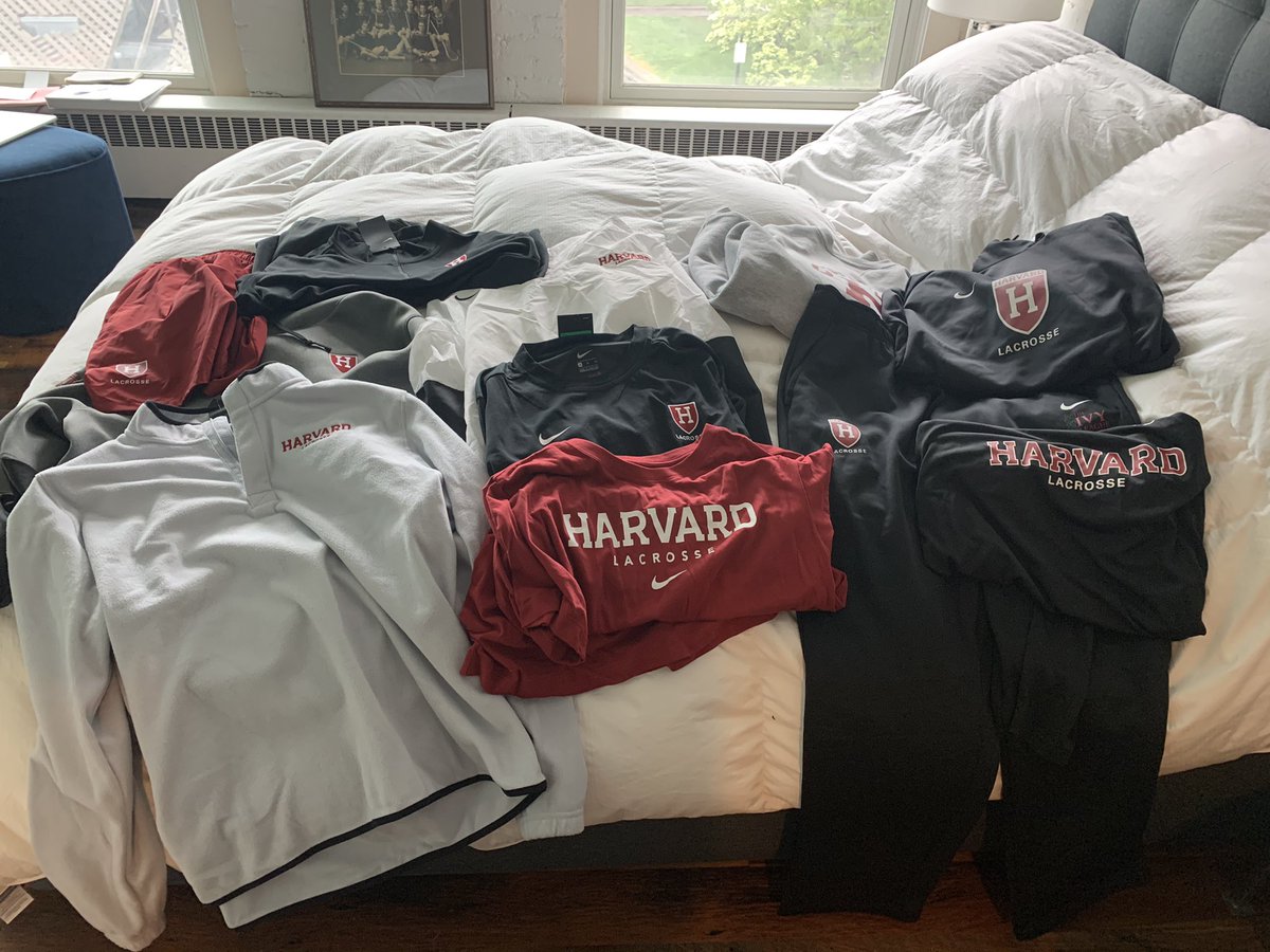 ByrneCrimson's tweet photo. The “6/1 End of Dead Period #JunJul Recruiting Collection from Nike”
Looking forward to smearing sunblock, BECSPK grease and pen marks all over this swag this summer looking for future Crimson.
#HarvardIsComing #GoCimson https://t.co/Z9KyJProH5