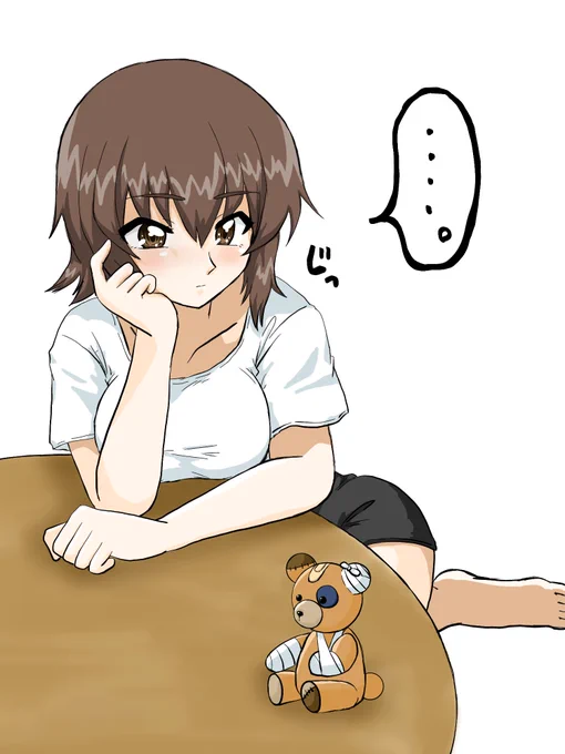 ガルパン 妹が置いていったフィギュアをじっと見つめる姉 