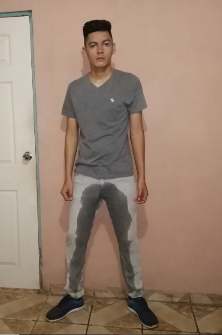 -profe puedo ir al baño?
-in inglish please
yo: