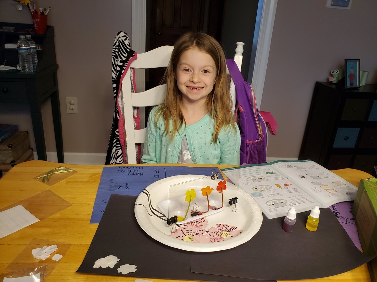 blouch_kristen's tweet photo. A little capillary action early in the morning. #CVSO in training! #GirlsInSTEM @kiwico_inc @MarkRober https://t.co/tA6MStKiUd