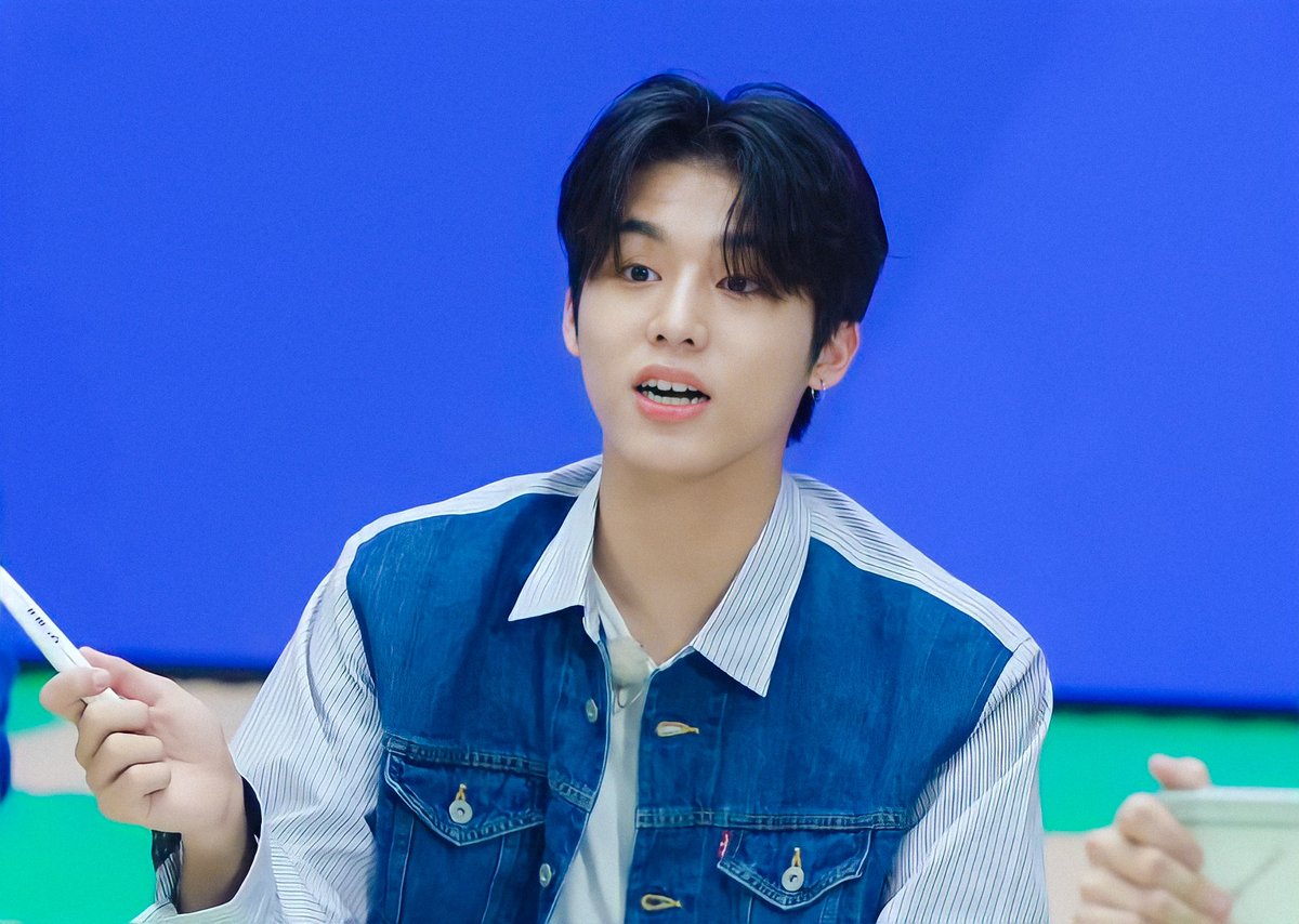 mshimellow's tweet photo. You have the talent, so be confident. Try not to be too hard on yourself. You make us happy, so we want to see you happy as well.
#TreasureMap_Ep48 https://t.co/7s5BpzqxfR