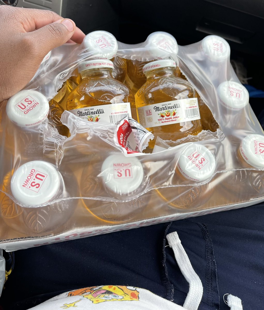 JrocJarvis's tweet photo. Y’all the hype real, I went back and bought the whole box😂 Martinelli’s Apple juice has changed my life for the better. https://t.co/DaJmWHxxUi
