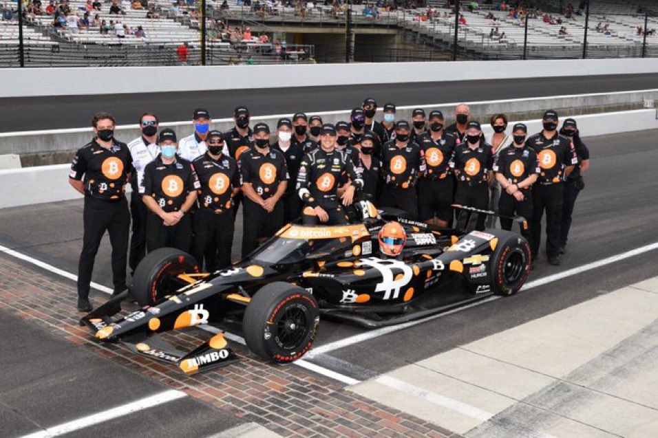 DanielMuvdiYT's tweet photo. Vamos a hacerle fuerza a el carro #BTC hoy en la Indy 500! Laser focus sin distracciones los targets siguen sobre la mesa, La revolución cripto ya pasó el punto de no retorno! #bitcoin #criptomonedas https://t.co/I46dLRBnac