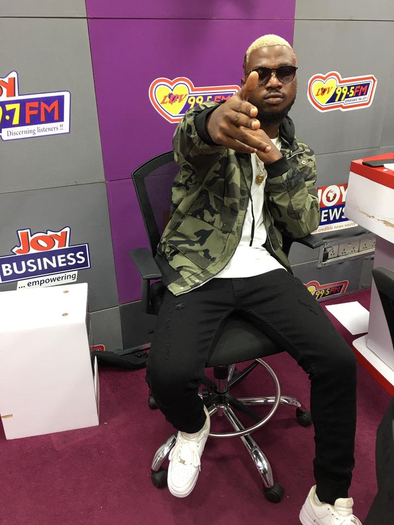 djreuben_'s tweet photo. @phaizegh is live on #OseiKromTop10Chart @luvfm995 🔥🔥
Tune in now, let's do this together🤘
#Asakaa #Phaize https://t.co/SOpEm8FS7h