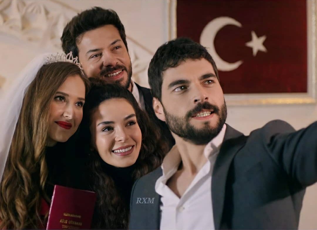 lanicaaaaaa96's tweet photo. I adored this team in the series💛 #Hercai #ReyMir #AzGon #EbruŞahin #AkınAkınözü #AhmetTansu #OyaUnustasi https://t.co/v9vx8ojLBi