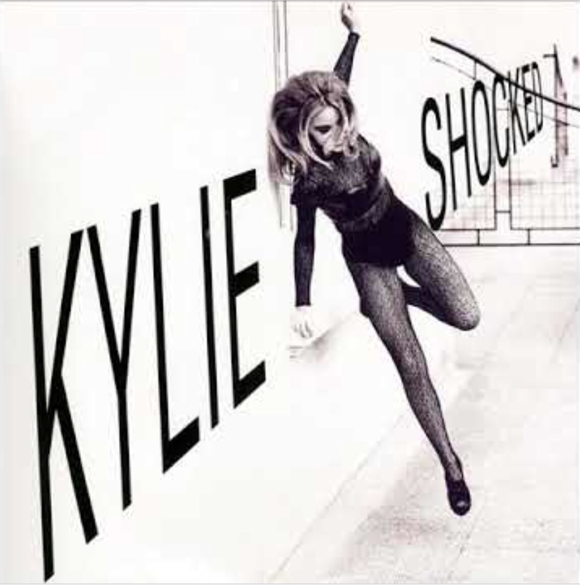 Poplifer73's tweet image. 🚨KYLIE KLAXON🚨
On This Day In Pop!
A new entry at Number 10 in the U.K. charts this week in 1991 and on Top Of The Pops (30/05/91).
Kylie Minogue “Shocked”
m.youtube.com/watch?v=P9jOqI…
@kylieminogue @PWLHitFactory @PeteWatermanOBE @mikestockmusic @_MSM_HQ 
#KylieMinogue #PWLPower