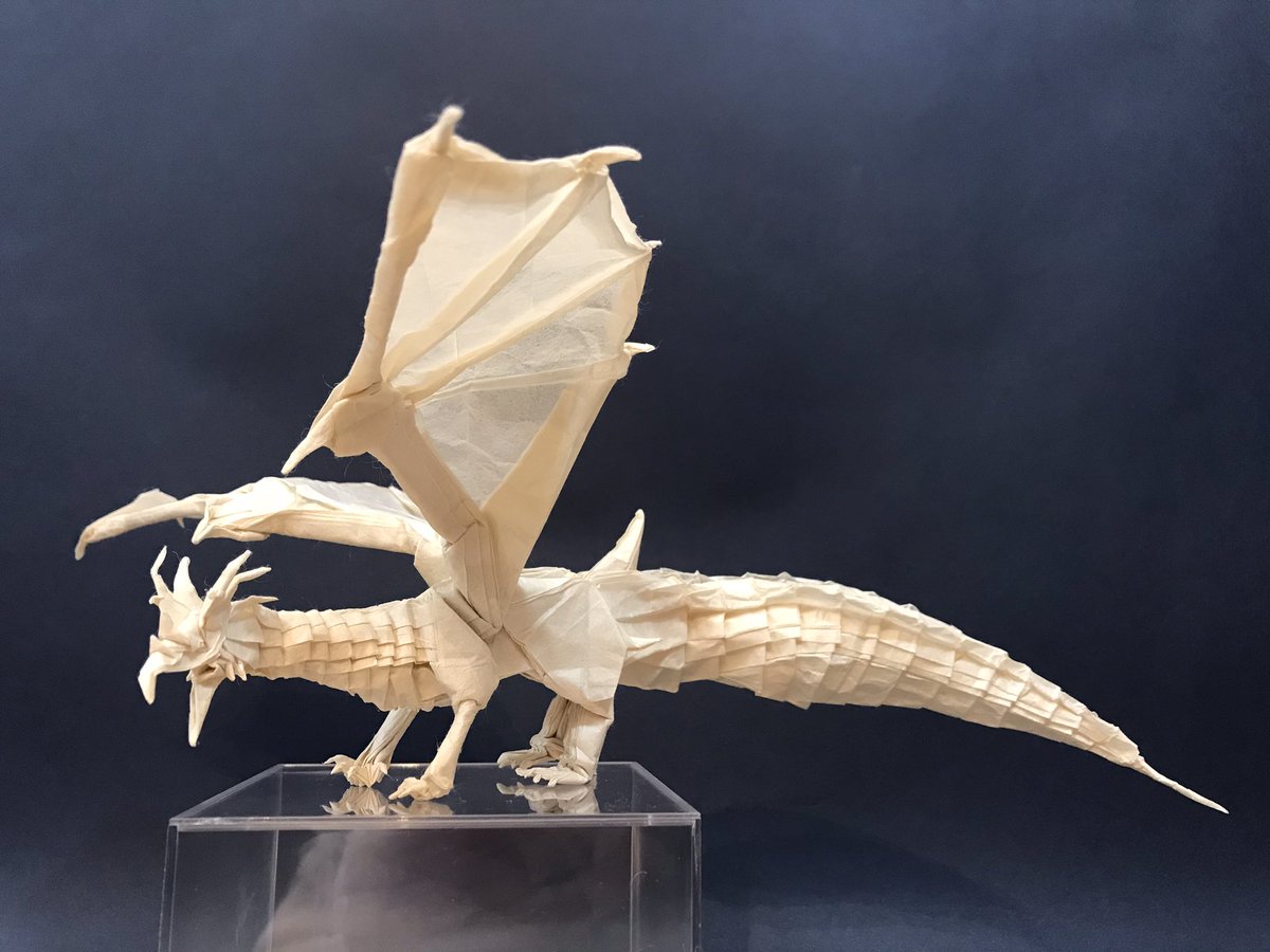 terururu1115's tweet photo. 有澤悠河さん創作
@arisannoorigami
ドラゴン-2017-
#corsoyardpaper FO-01薄口50㎝
夢だったドラゴンがやっと折れました。
去年のサンタさんから貰った紙も喜んでくれるかしら。。。 https://t.co/g3XjkbLt5I