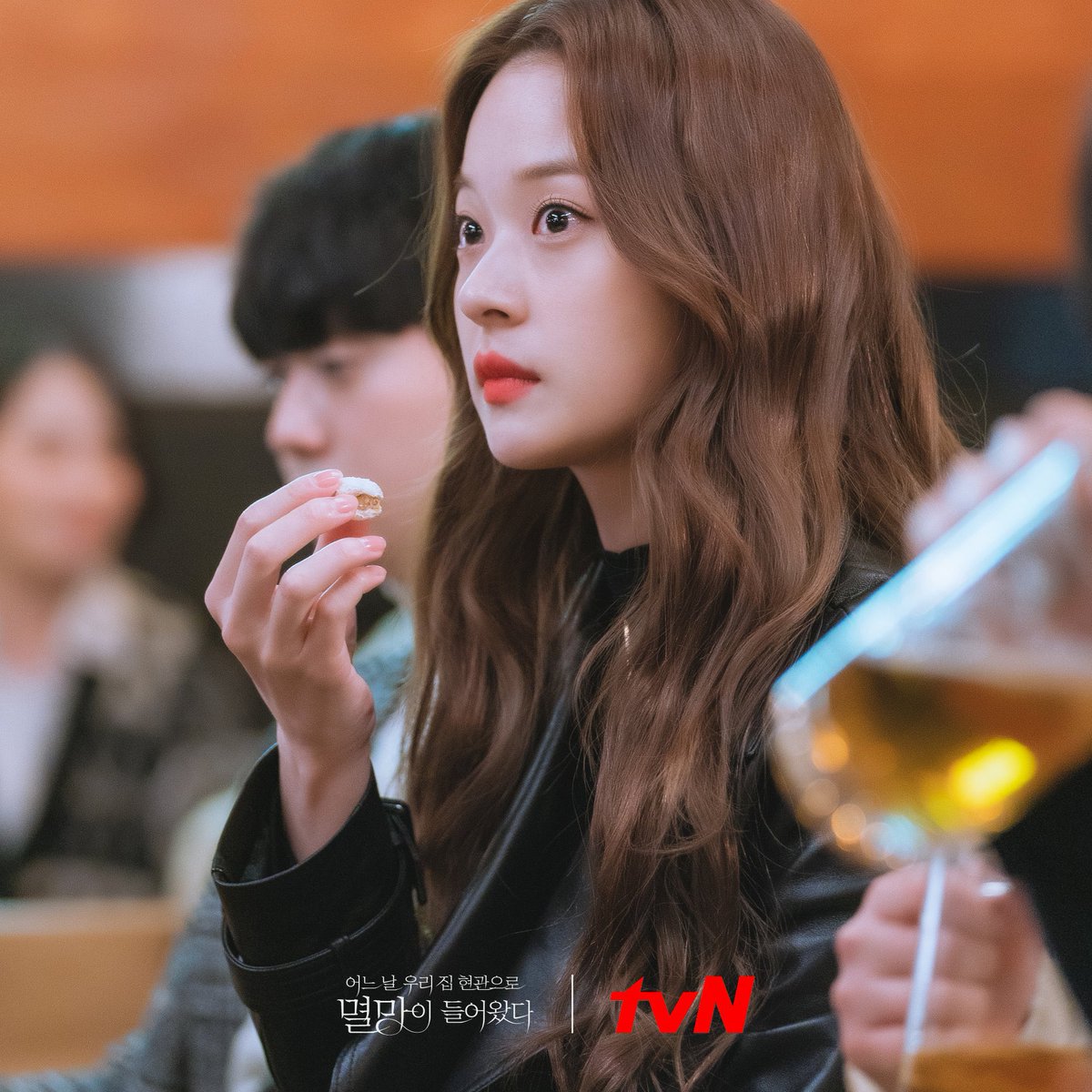 Also, psh! Don’t forget to tune in this Monday at 9PM for the next episode of Doom At Your Service on tvN. Make sure to set your reminder to see more of Na Jina!1 😾❤️