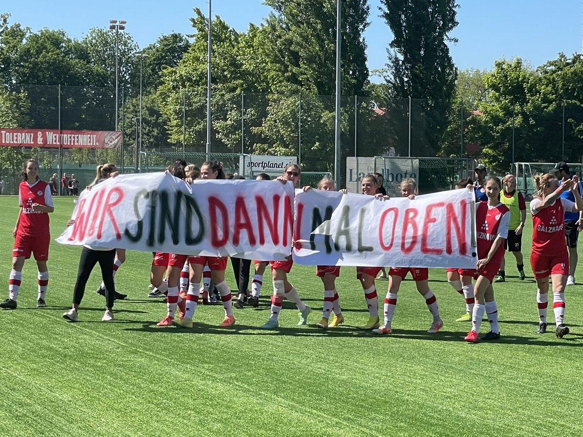 jacquelinefehr's tweet photo. Saison für Saison gekämpft, gelitten, gejubelt, gebissen. Heute hat’s geklappt: Der FC Winterthur Frauen steigt auf in die Nati B! Herzliche Gratulation‼️. Toll gemacht, Frauen‼️ 💜💪🏻 @fcwinti @akanji_sarah https://t.co/nwn18BGEu7