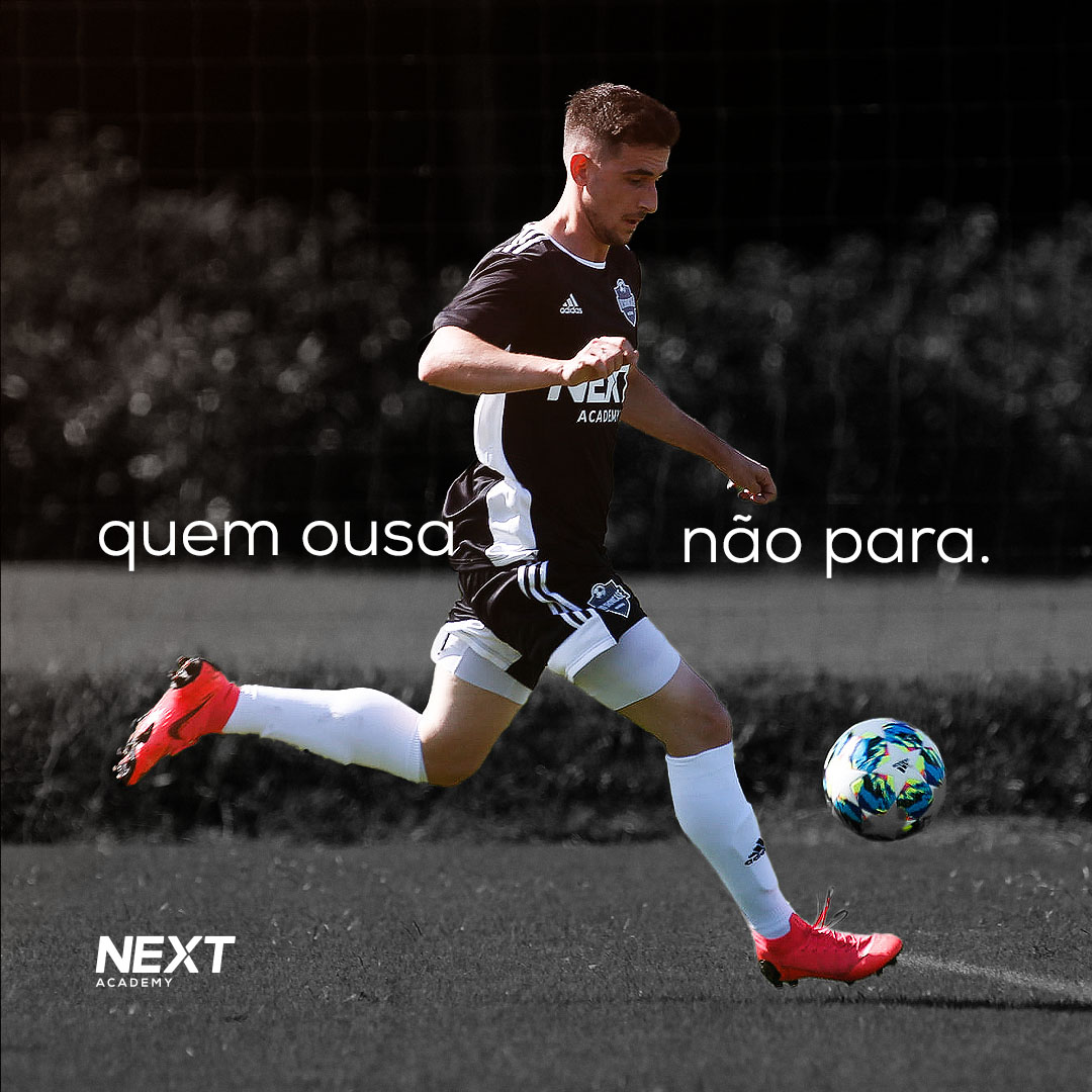 _nextacademy's tweet photo. Tem algum ousado online? 🔥

#NextAcademy #IntercâmbioEsportivo #Futebol #Educação https://t.co/tRHNEHZje5