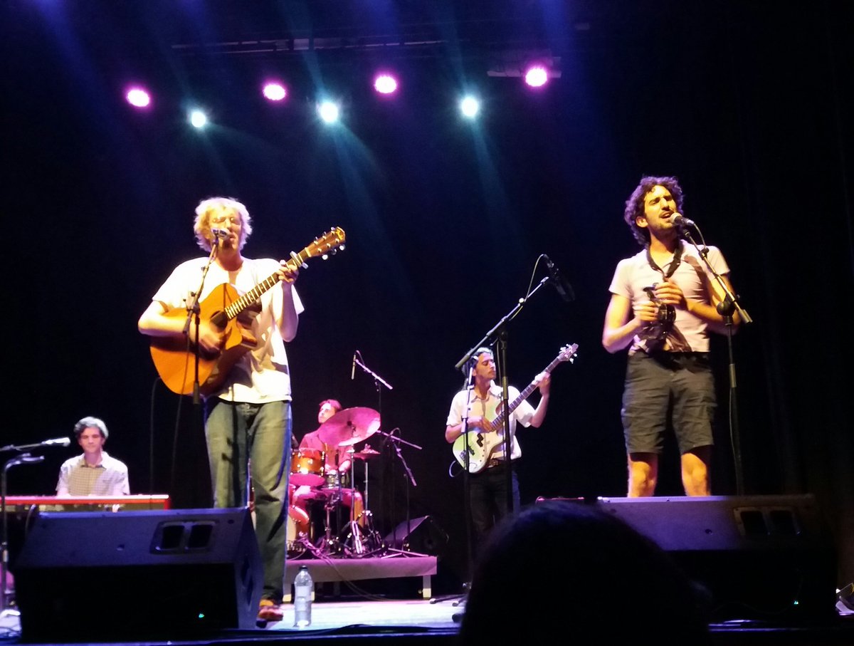 Roger45115472's tweet photo. Sense que serveixi de precedent, avui us demanaré una cosa.

Si encara no coneixeu 
@LaLudwigBand
 feu-vos un favor i escolteu-los!

Concertàs avui al 
@tradicionarius
 !!!

(Que em disculpi en Gabri que no surt a la foto 😭) https://t.co/kIJyeUyi6m