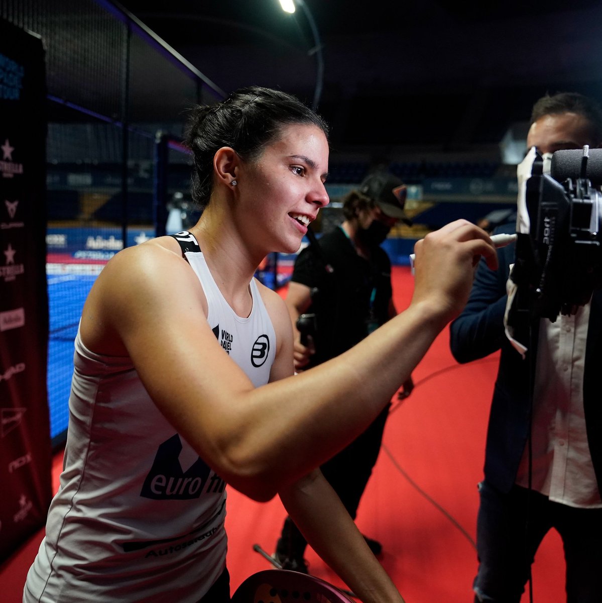 GOLANDPOP 📻 tweet media