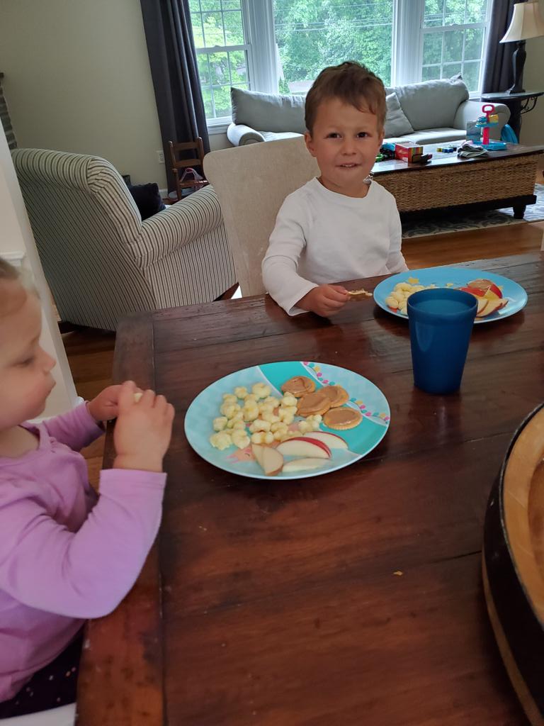 mkresge's tweet photo. @EastBreese When in doubt, feed them. https://t.co/JagAkJQd1g
