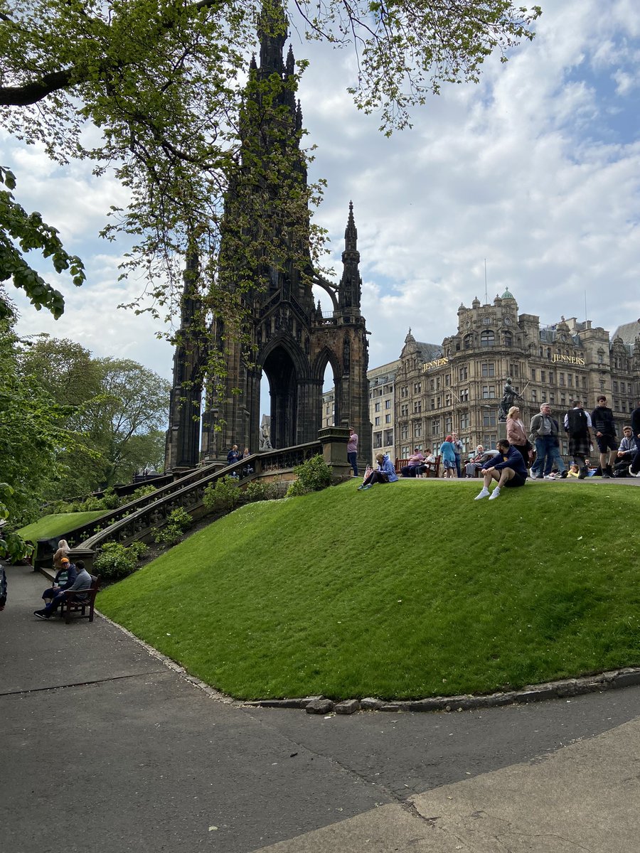 Felt so nice being back in a city today! I’ve missed Edinburgh 😍