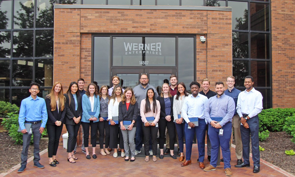 One_Werner's tweet photo. A big round of applause for our future leaders, Werner's 2021 summer interns who are learning how #WeKeepAmericaMoving safely every day! #WernerPride https://t.co/a9NUY01A9b