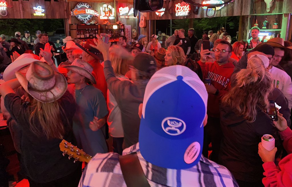 jspalding79's tweet photo. Last post ... sorry. But a huge shout out to @kevin_jaggers and his band the Neon Troubadours for a great kick off to #MemorialDayWeekend 

The young man puts on one hell of a show. If you are looking to book entertainment for a private party give him a call ... https://t.co/XleUVPXh9v