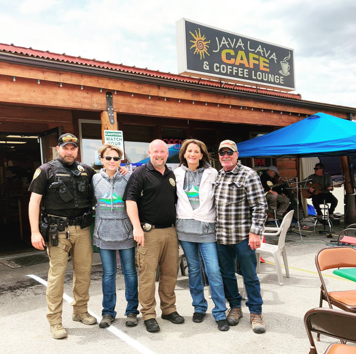 GrandCoSheriff's tweet photo. ๐๐ถ Come on out to Java Lava Cafe in Granby until 1pm to support the Christopher Mullinex Water Rescue Fund! Thank you for everyoneโs support!! โค๏ธโค๏ธโค๏ธ
#ChrisWRF #GrandCounty #WaterRescue #ExploreGrand #WeAreGrand #GrandCountyStrong #JavaLava #Granby https://t.co/PNM6g7P9Jy