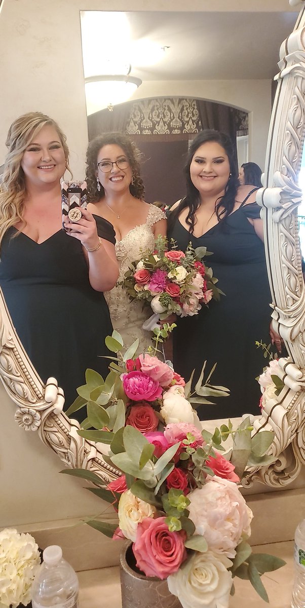 SincerelyJHard's tweet photo. My best friend got MARRIED yesterday 😍🥰🥳💚 https://t.co/XoLZmWXJPW