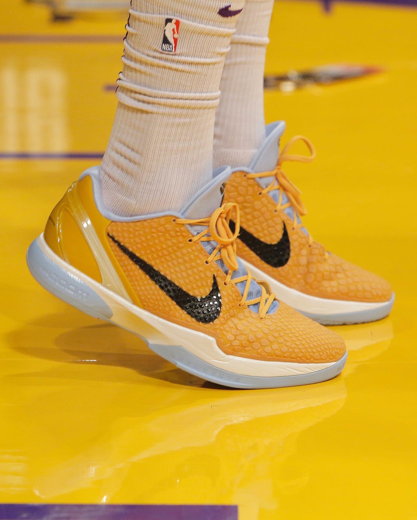 Kobe hotsell 6 yellow