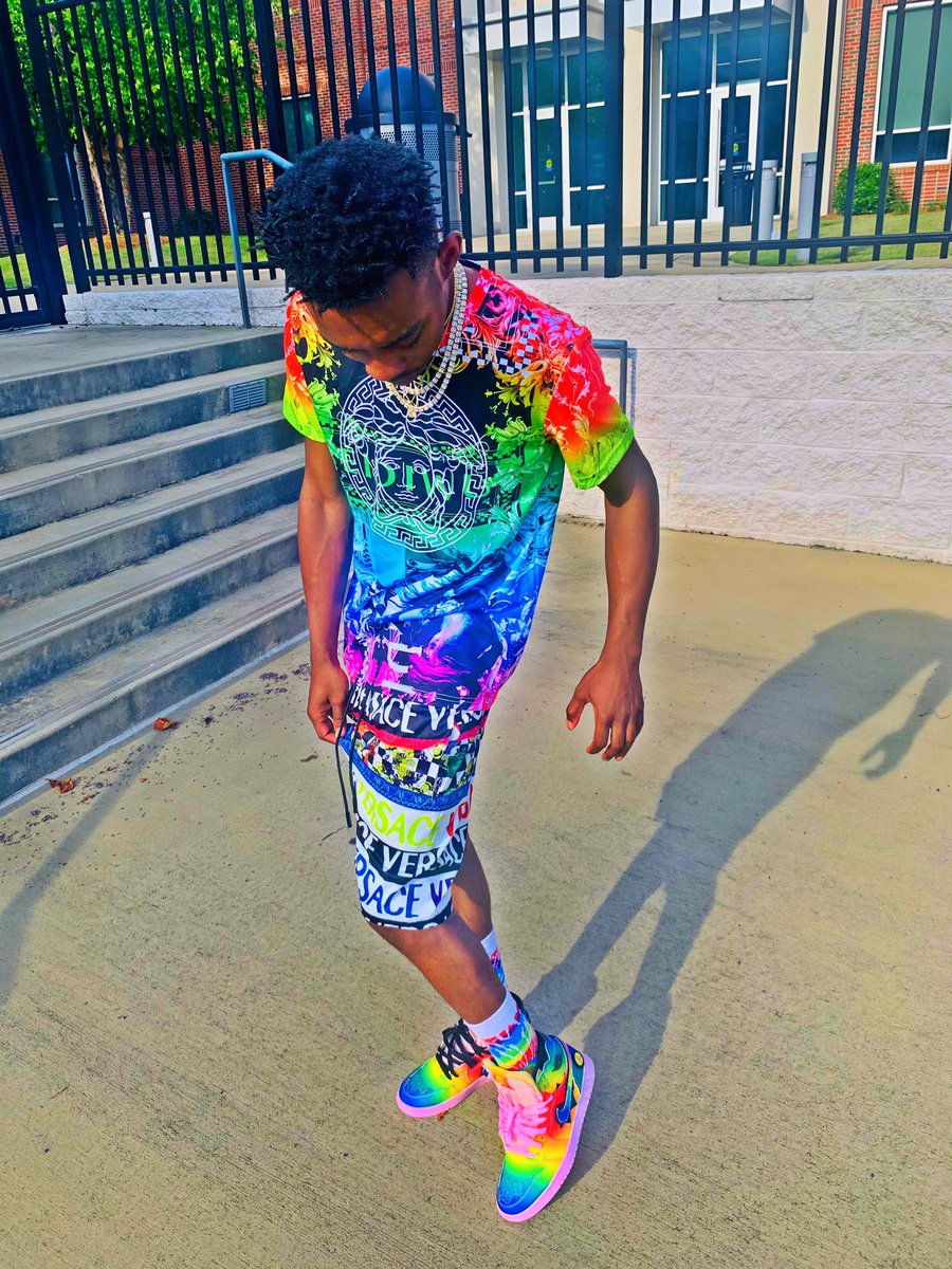 TUIndaCutt's tweet photo. I put that shit on I’m fly as a Bird 🦅 Shid I might as well shit💩 on em That Boy Drip 💉Comastpated ion Know Why That Boy Walk Around With That Shit On em💰🔥🤧#ChinniBastard #Free2Fed https://t.co/46yZiH6JIr